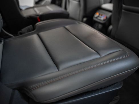 Certified 2025 Ford Explorer Active w/ Active Comfort Package image 38