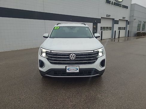 Used 2025 Volkswagen Atlas SE AWD/4WD image 9