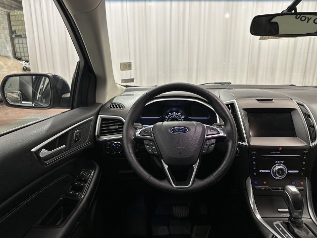 Used 2017 Ford Edge Titanium w/ Equipment Group 301A AWD/4WD image 16