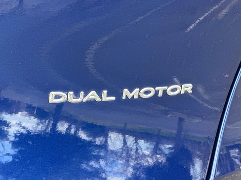 Used 2022 Tesla Model Y Long Range image 36