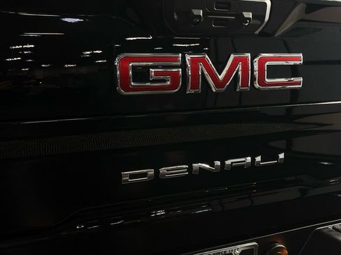 Used 2025 GMC Sierra 3500 Denali w/ Denali Reserve Package image 14