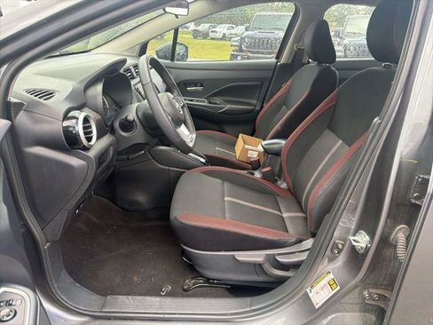 Used 2024 Nissan Versa SR FWD image 17