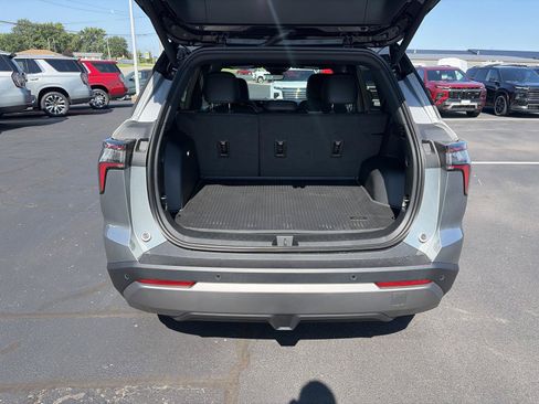 New 2026 Chevrolet Equinox LT w/ Convenience Package II AWD/4WD image 5