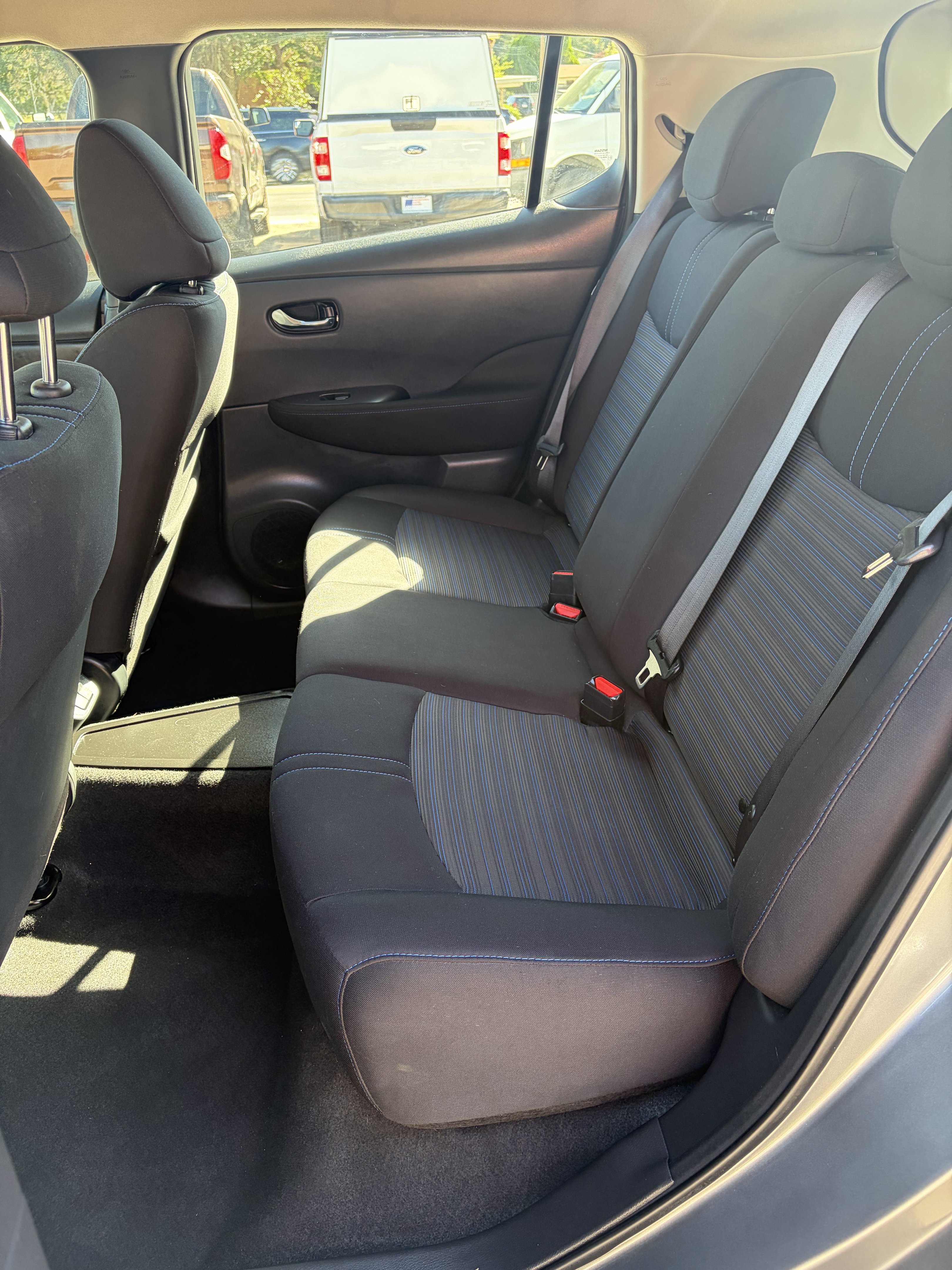 Used 2025 Nissan Leaf S FWD image 18