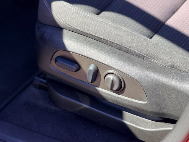 Used 2023 Chevrolet Bolt EUV LT w/ Comfort Package FWD image 8