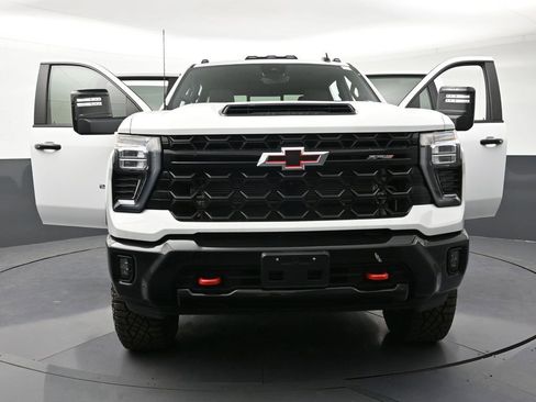 Used 2024 Chevrolet Silverado 2500 ZR2 w/ Technology Package AWD/4WD image 36