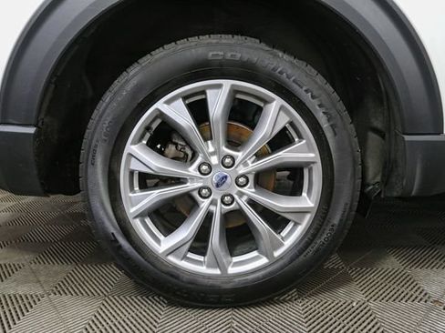 Used 2023 Ford Explorer XLT w/ Equipment Group 202A AWD/4WD image 16