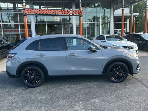 Used 2023 Honda HR-V Sport image 2