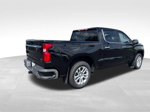 Used 2025 Chevrolet Silverado 1500 LTZ AWD/4WD image 5