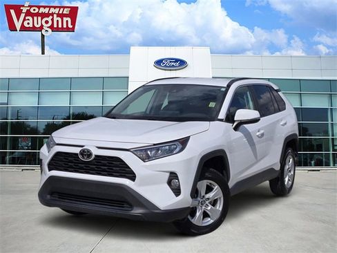Used 2021 Toyota RAV4 XLE image 1
