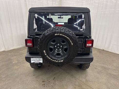 Used 2025 Jeep Wrangler Sport image 19