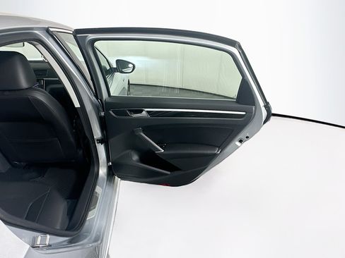 Used 2019 Volkswagen Passat 2.0T SE R-Line FWD image 30