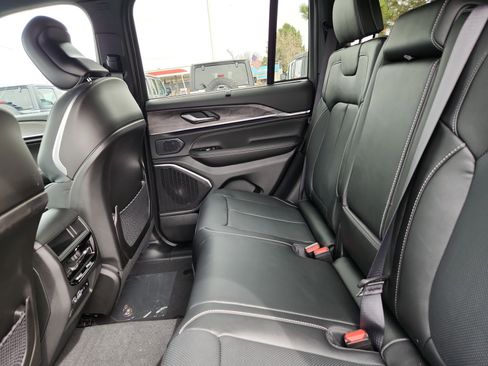 New 2025 Jeep Grand Cherokee Overland w/ Adv Protech Group III image 17