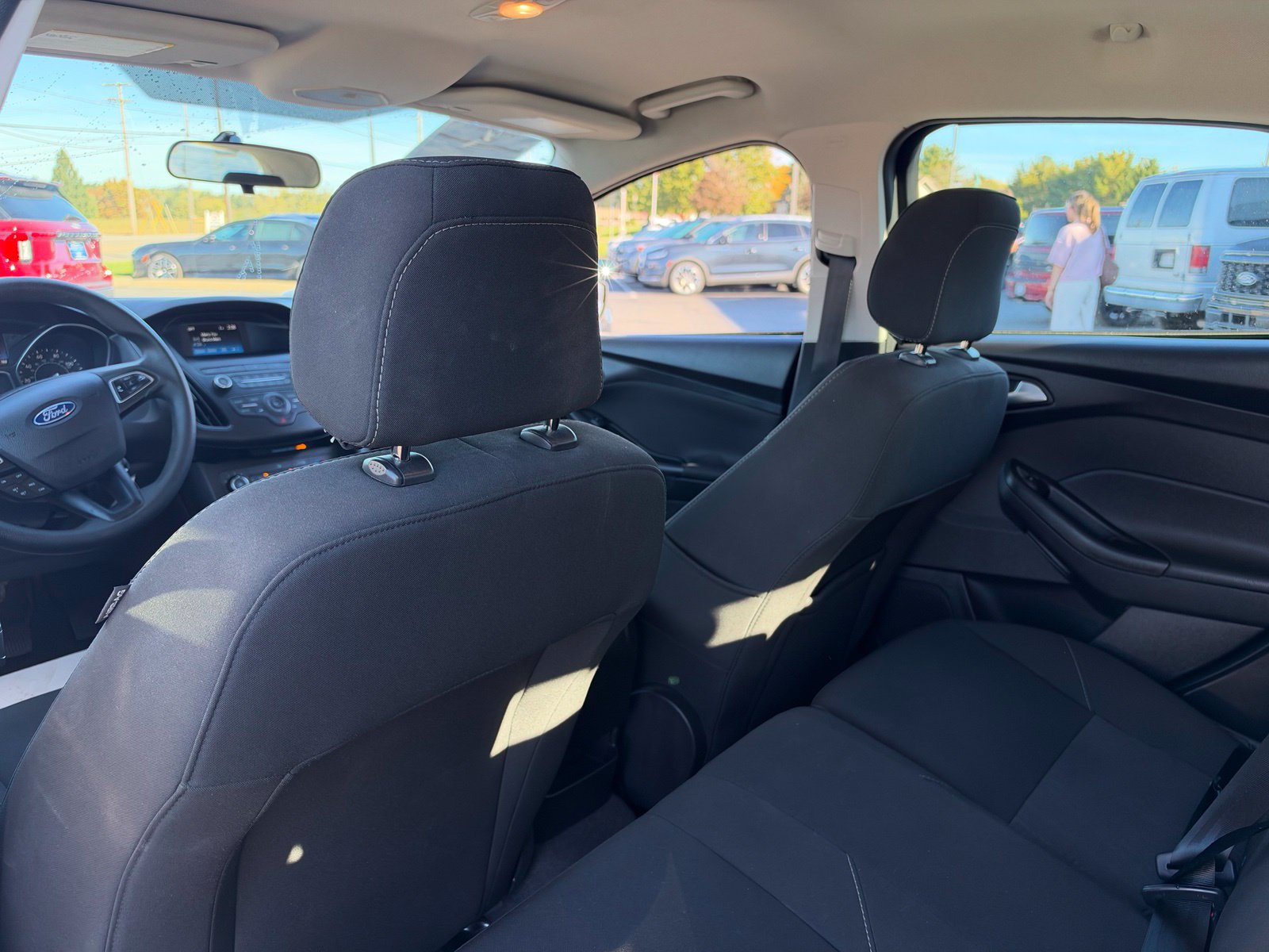 Used 2018 Ford Focus SE FWD image 16
