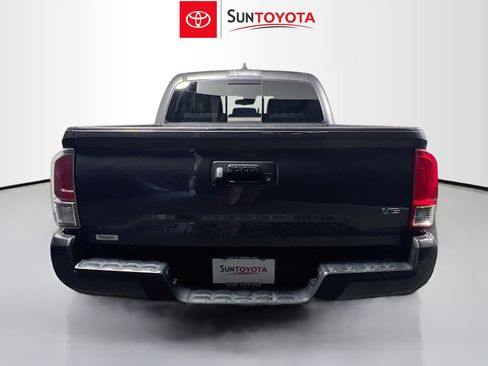 Used 2021 Toyota Tacoma TRD Sport RWD image 4