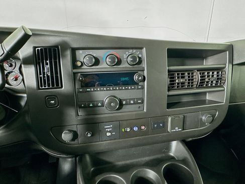 Used 2021 Chevrolet Express 3500 w/ Driver Convenience Package RWD image 14