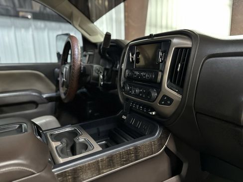 Used 2015 GMC Sierra 2500 Denali w/ Duramax Plus Package image 3