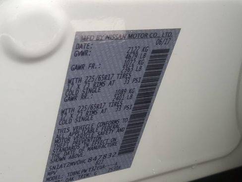Used 2017 Nissan Rogue S AWD/4WD image 36