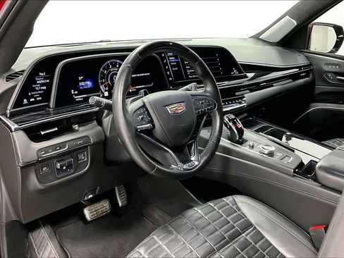 Used 2023 Cadillac Escalade ESV V image 16