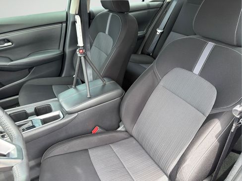 Certified 2021 Nissan Sentra SV FWD image 30