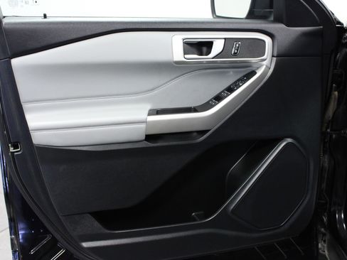 Used 2023 Ford Explorer XLT w/ Equipment Group 202A image 11