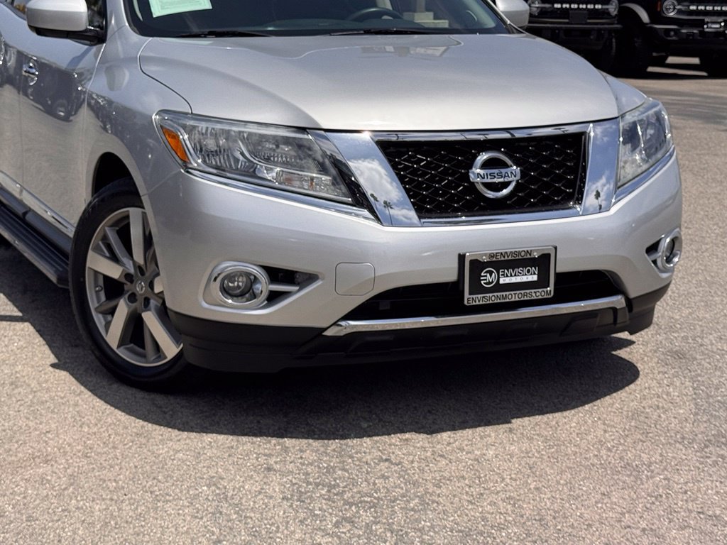 Used 2015 Nissan Pathfinder Platinum w/ Cargo Package FWD image 3