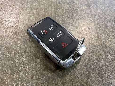 Used 2023 Land Rover Defender 110 V8 image 11