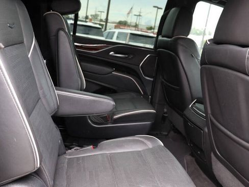 Used 2023 Cadillac Escalade ESV Premium Luxury AWD/4WD image 16