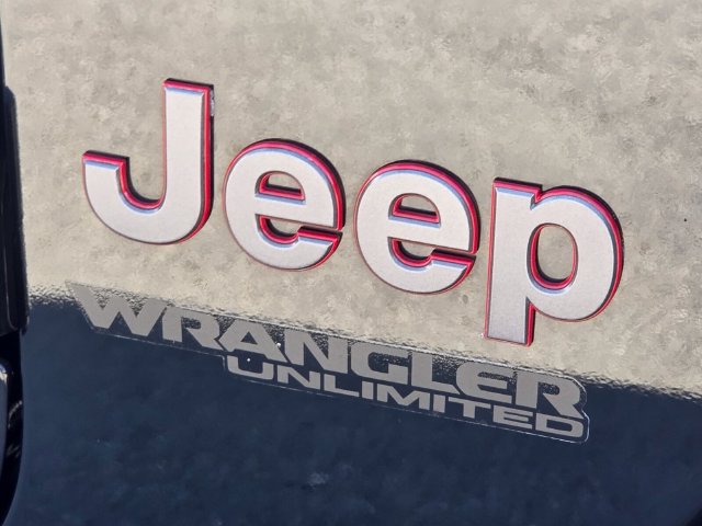 Used 2021 Jeep Wrangler Unlimited Rubicon AWD/4WD image 17