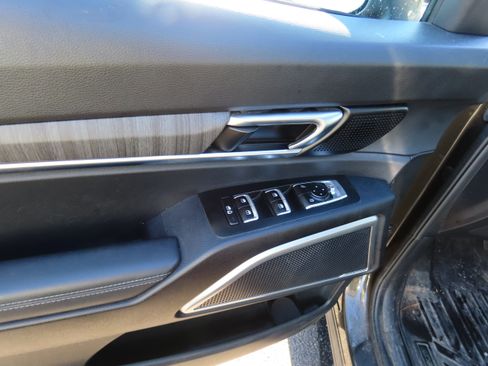 Used 2023 Kia Telluride EX w/ EX Captain's Chair Package image 21