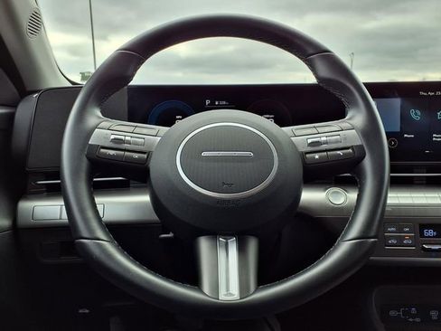 Used 2025 Hyundai Kona SEL FWD image 75