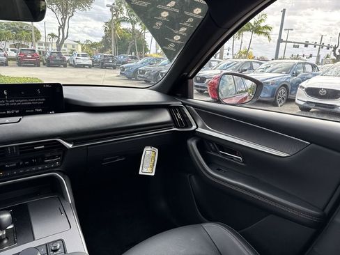 Used 2025 MAZDA CX-90 3.3 Turbo S w/ Premium Package image 16