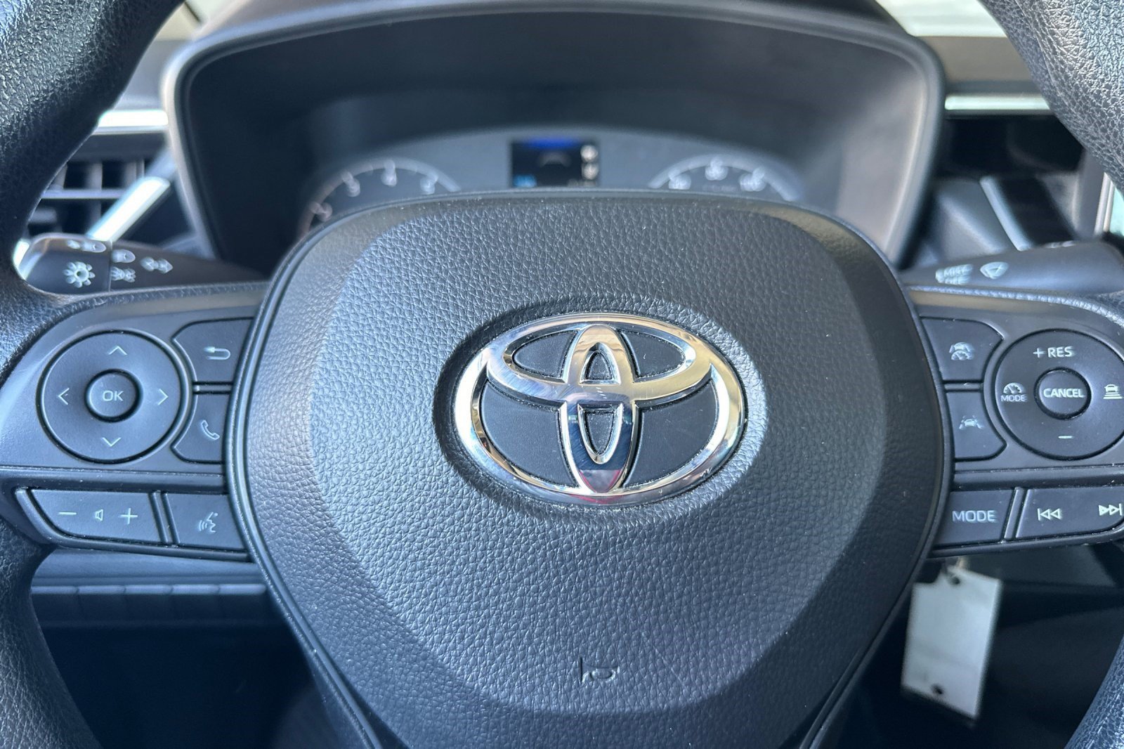 Used 2024 Toyota Corolla LE FWD image 28