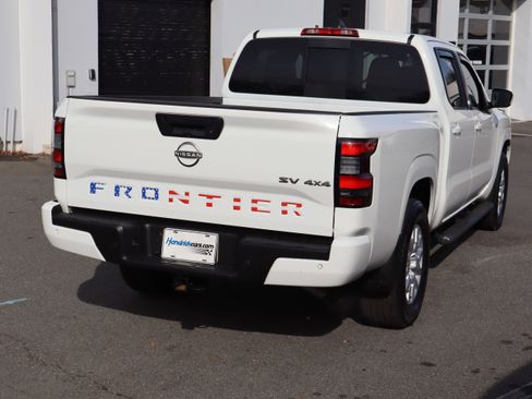 Used 2023 Nissan Frontier SV w/ Technology Package image 10