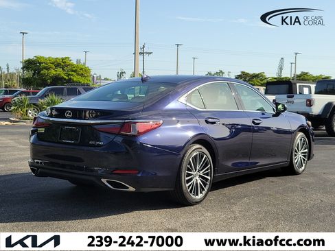 Used 2025 Lexus ES 350 w/ Premium Package FWD image 6
