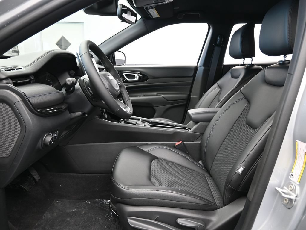 New 2026 Jeep Compass Latitude AWD/4WD image 11