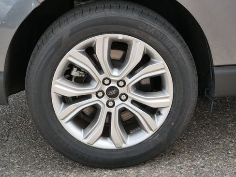 Used 2024 Ford Edge Titanium AWD/4WD image 9
