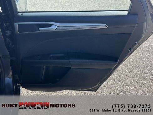 Used 2019 Ford Fusion SE image 22