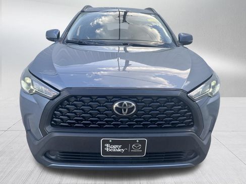 Used 2023 Toyota Corolla Cross LE FWD image 2