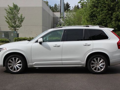 Used 2016 Volvo XC90 T6 Momentum AWD/4WD image 2