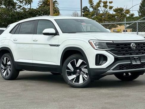 New 2024 Volkswagen Atlas Cross Sport SE FWD image 2