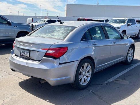 Used 2013 Chrysler 200 LX image 3