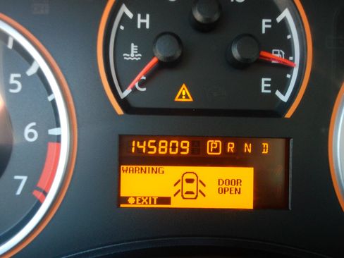 Used 2008 Nissan Titan LE RWD image 23