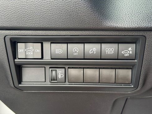 Used 2024 Toyota Tundra SR5 w/ SR5 Convenience Package AWD/4WD image 22