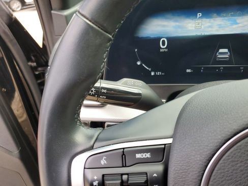 Used 2025 Kia Sportage SX FWD image 24