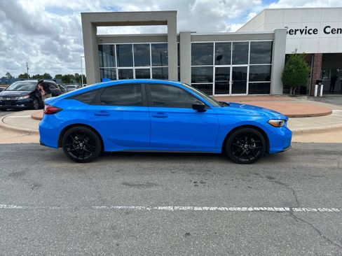 Used 2025 Honda Civic Sport image 4