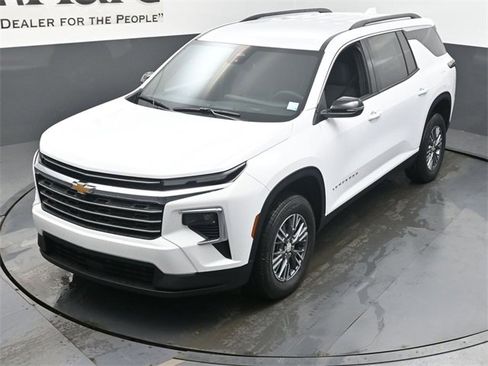 New 2026 Chevrolet Traverse LT w/ LPO, Floor Liner Package image 24