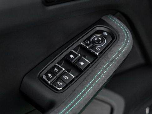 New 2026 Porsche Macan GTS image 20