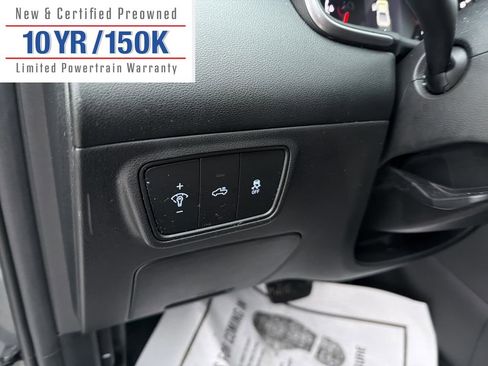 Used 2023 Hyundai Santa Cruz SE image 16