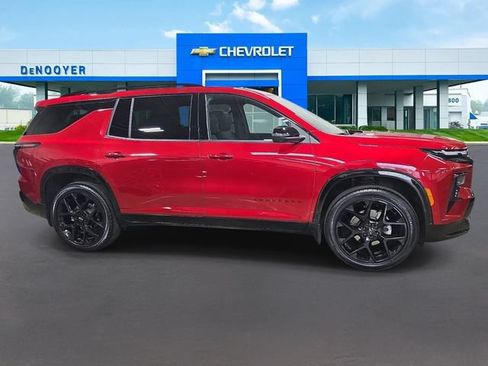 Used 2025 Chevrolet Traverse RS w/ LPO, Floor Liner Package AWD/4WD image 7